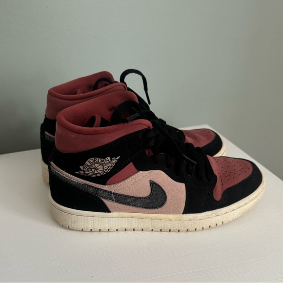 Mid rise air jordans in canyon rust - Picture 4 of 6